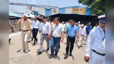 छपरा जंक्शन का DRM ने किया निरीक्षण, मानसून से पहले जलनिकासी और यात्री सुविधाओं की जांच